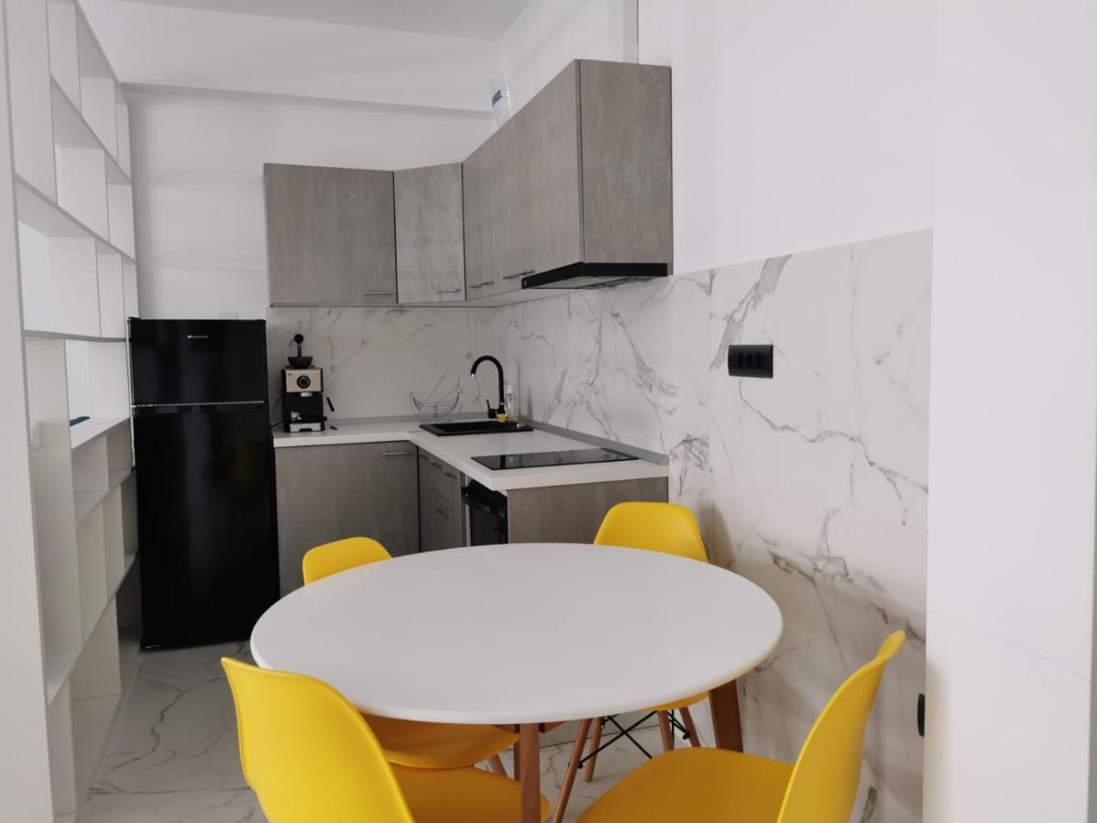 Studio Sea One Beach Apartment Мамая Екстериор снимка